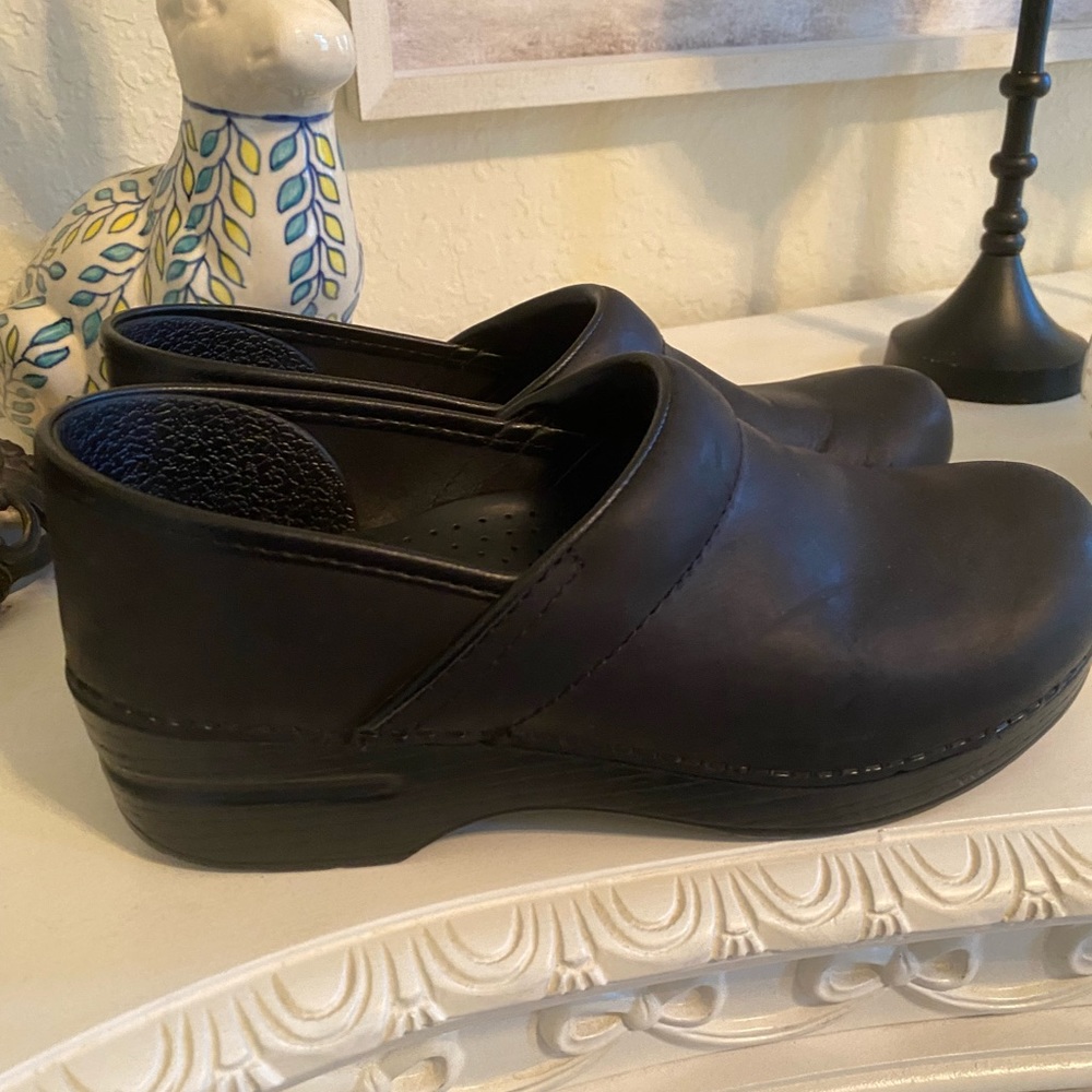 Dansko shoes, wore only a few times. Size 39 (8.5-9).